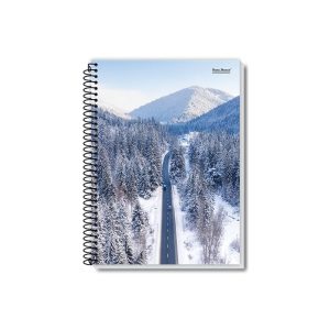 A Coleção New de cadernos universitários reúne modelos de 1 a 20 matérias com capa dura resistente, ideais para o dia a dia escolar ou universitário. As capas estampam belas paisagens naturais, como montanhas imponentes, praias paradisíacas e folhagens verdes exuberantes, transmitindo inspiração, tranquilidade e contato com a natureza enquanto você estuda